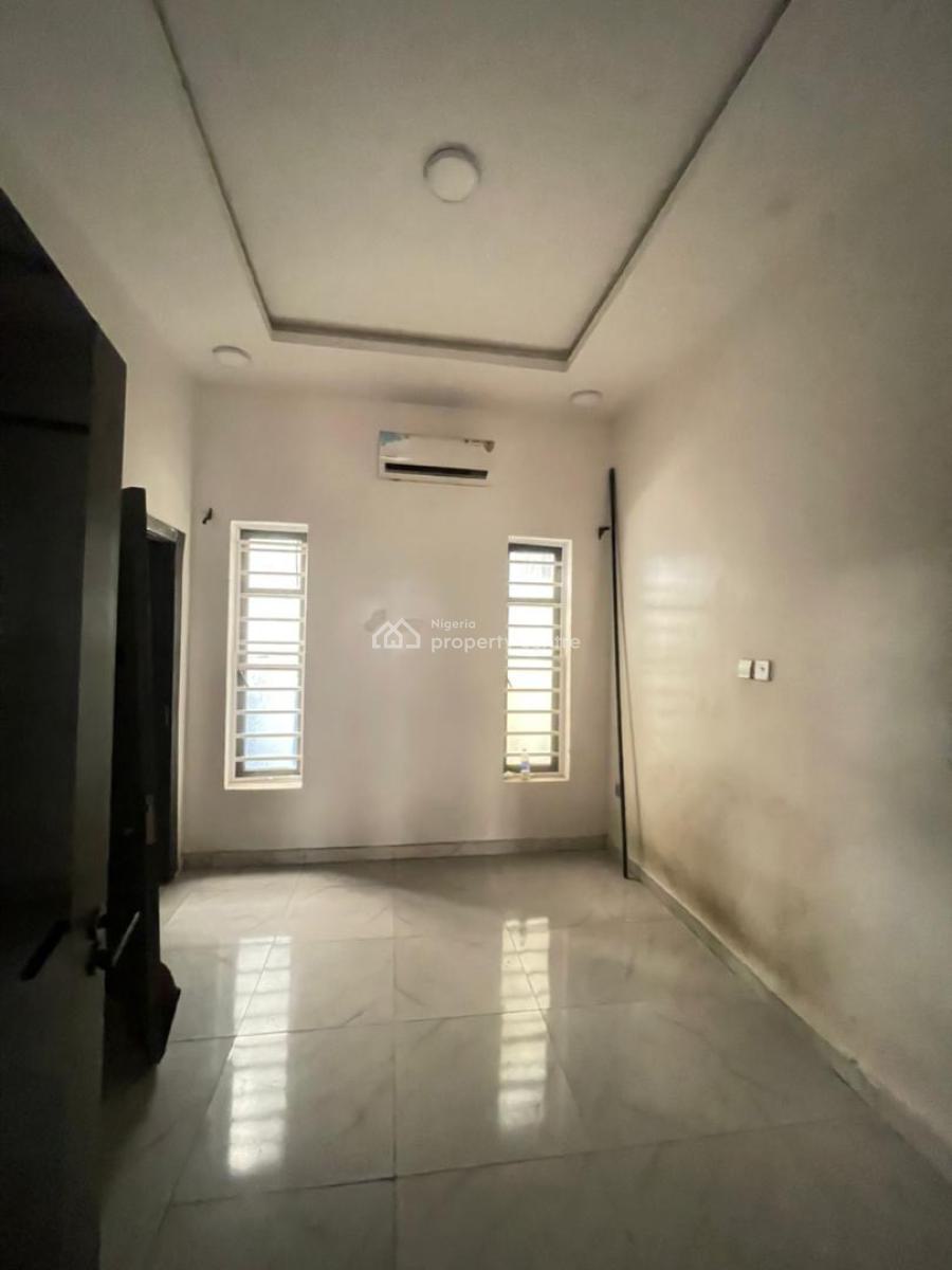 Big Room Downstairs with Shared Kitchen, Oba Musa Estate, Agungi, Lekki, Lagos, Self Contain (single Rooms) for Rent
