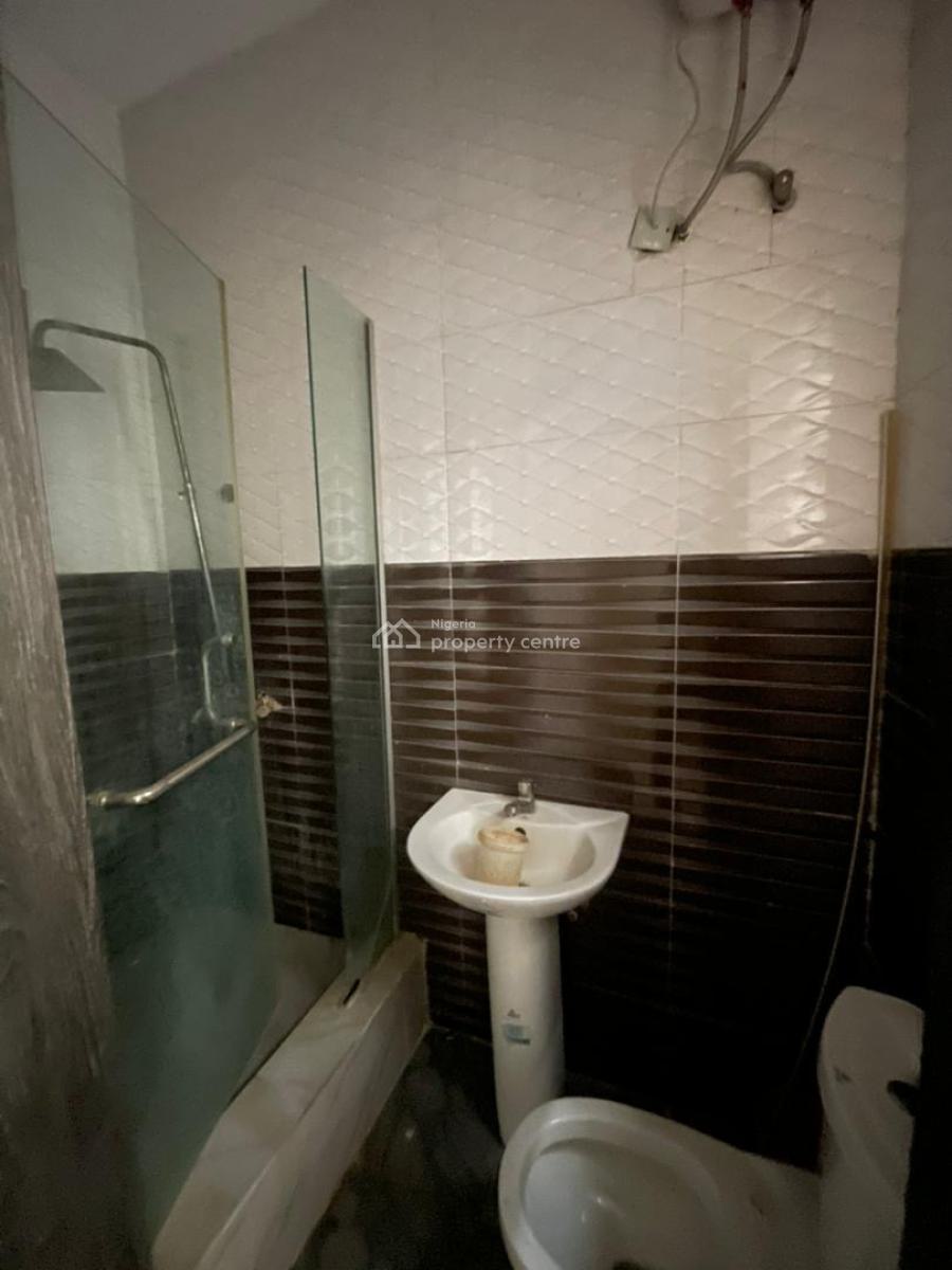 Big Room Downstairs with Shared Kitchen, Oba Musa Estate, Agungi, Lekki, Lagos, Self Contain (single Rooms) for Rent