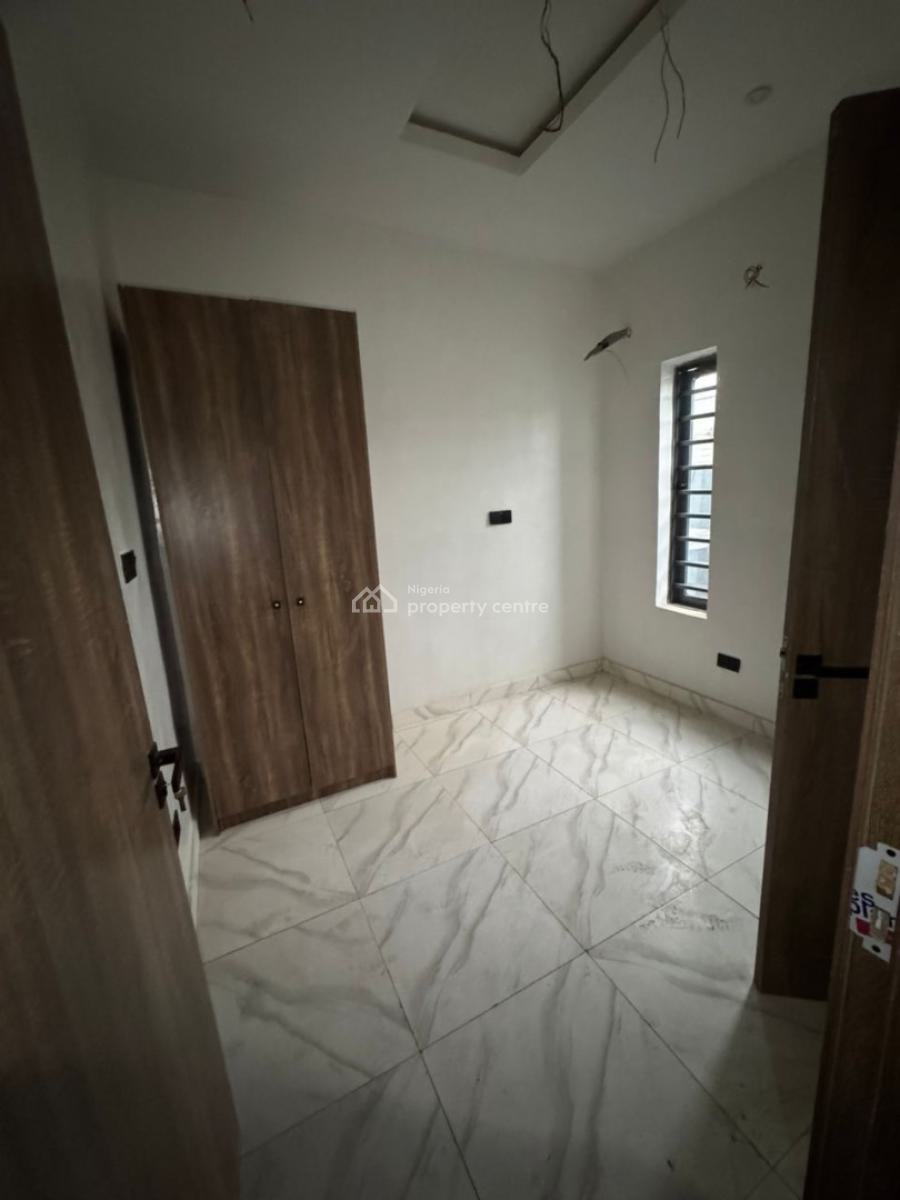 Big Room Downstairs in a Brand New Shared Duplex, Vinjoe Court, Ocean Harbor Estate, Lekki Phase 2, Lekki, Lagos, Self Contain (single Rooms) for Rent