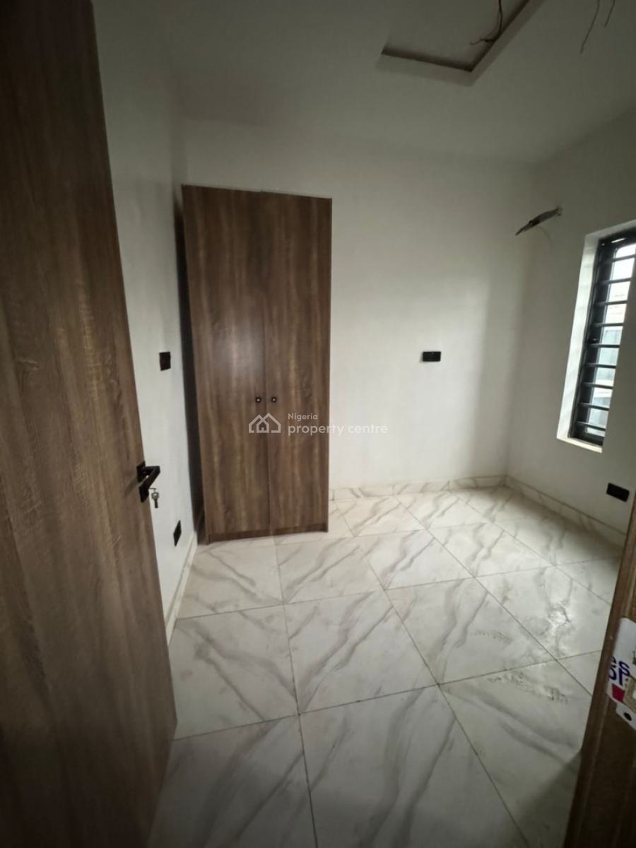 Big Room Downstairs in a Brand New Shared Duplex, Vinjoe Court, Ocean Harbor Estate, Lekki Phase 2, Lekki, Lagos, Self Contain (single Rooms) for Rent