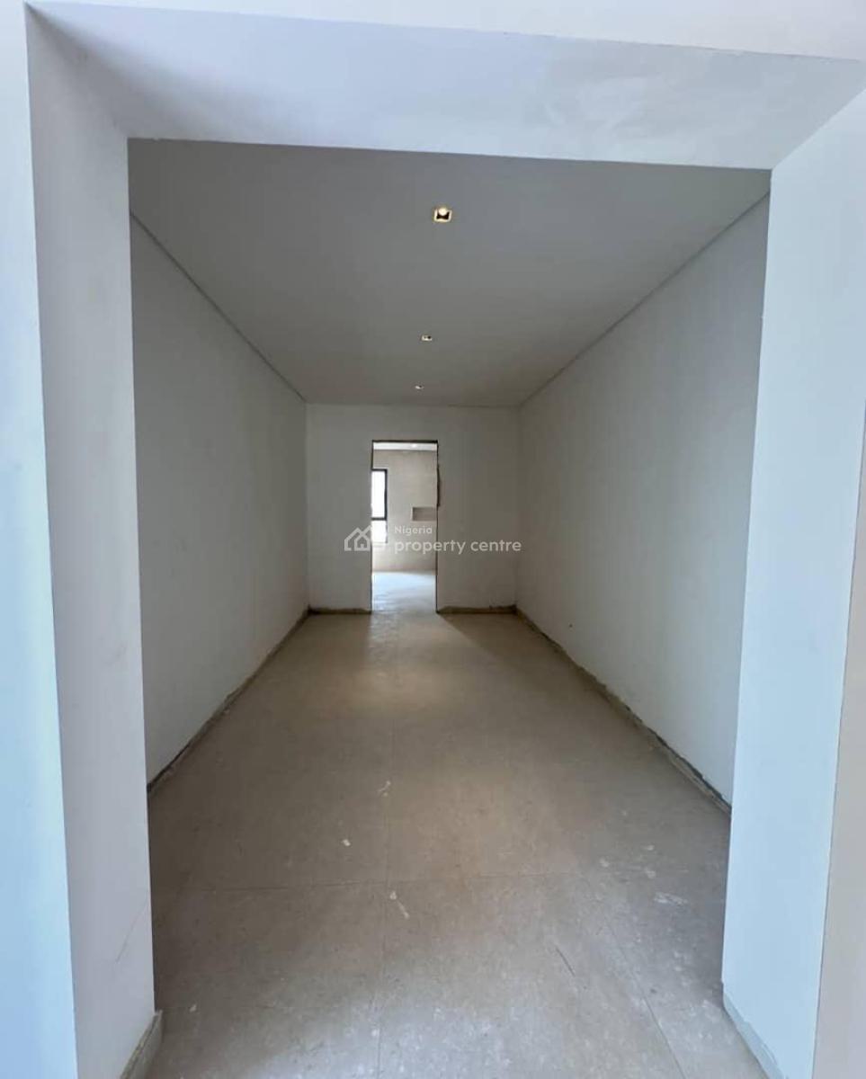 Contemporary 5 Bedroom Terrace Duplex with 2 Bq, Private Elevator, Private Cinema, Laundry Room, Communal Swimming Pool and Gym, Banana Island, Ikoyi, Lagos, Terraced Duplex for Sale