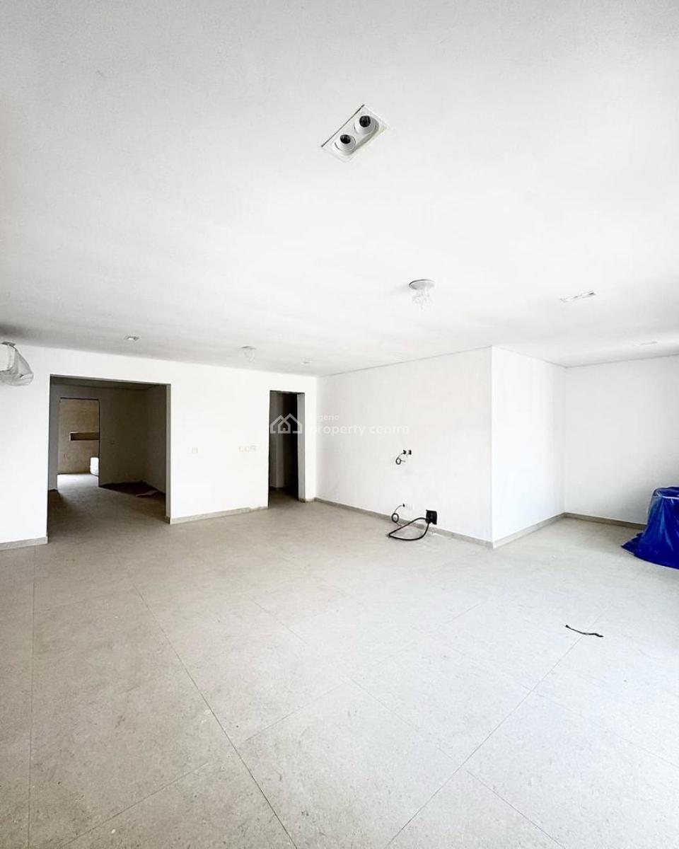 Contemporary 5 Bedroom Terrace Duplex with 2 Bq, Private Elevator, Private Cinema, Laundry Room, Communal Swimming Pool and Gym, Banana Island, Ikoyi, Lagos, Terraced Duplex for Sale