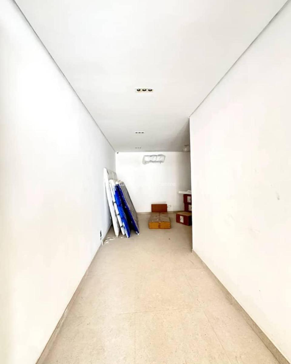 Contemporary 5 Bedroom Terrace Duplex with 2 Bq, Private Elevator, Private Cinema, Laundry Room, Communal Swimming Pool and Gym, Banana Island, Ikoyi, Lagos, Terraced Duplex for Sale
