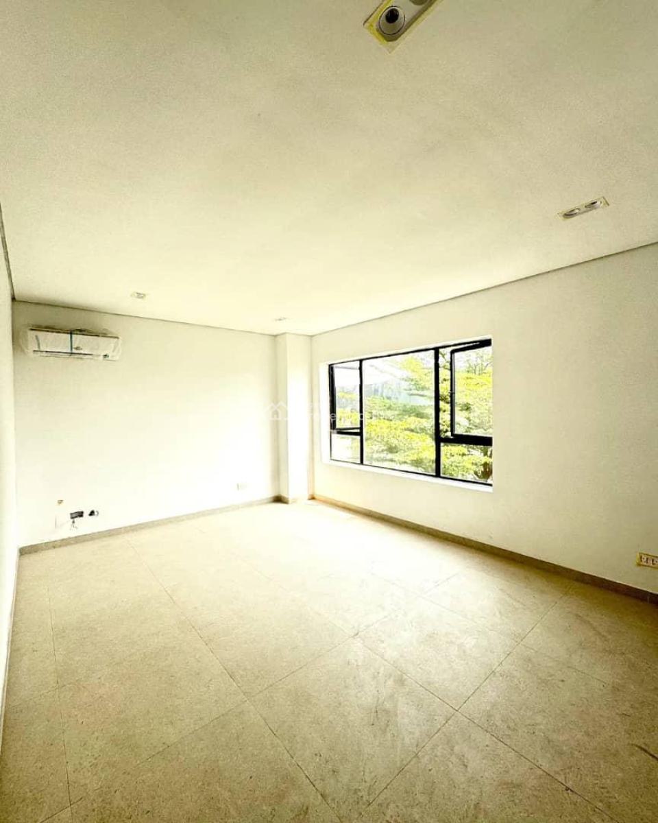 Contemporary 5 Bedroom Terrace Duplex with 2 Bq, Private Elevator, Private Cinema, Laundry Room, Communal Swimming Pool and Gym, Banana Island, Ikoyi, Lagos, Terraced Duplex for Sale