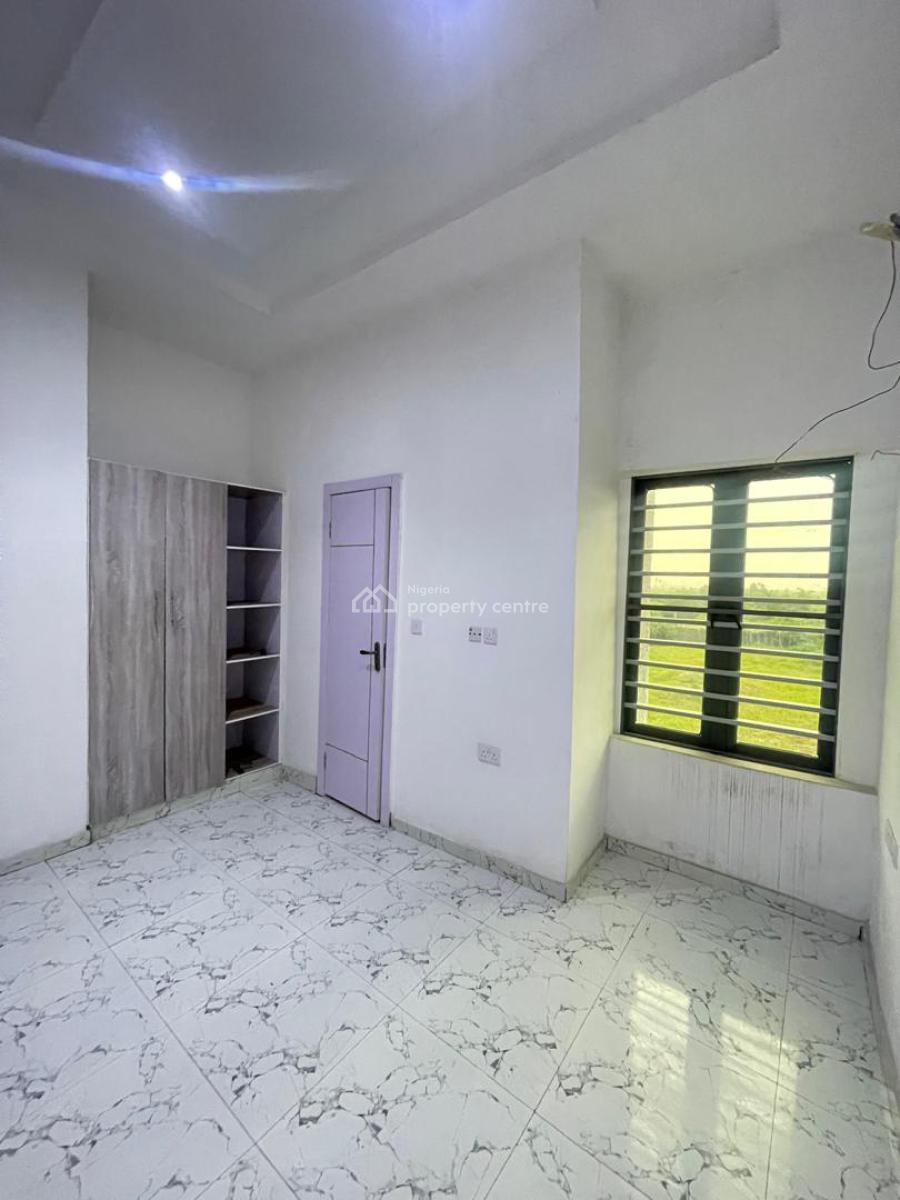 Distress Spacious 4 Bedroom Terrace Duplex, Orchid Road, Lekki, Lagos, Terraced Duplex for Sale