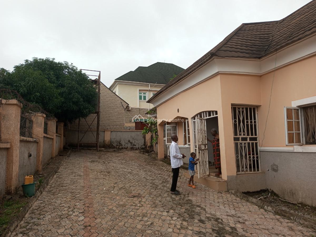 3 Bedroom Bungalow with Bq, Along 90s, Dakwo, Abuja, Detached Bungalow for Sale