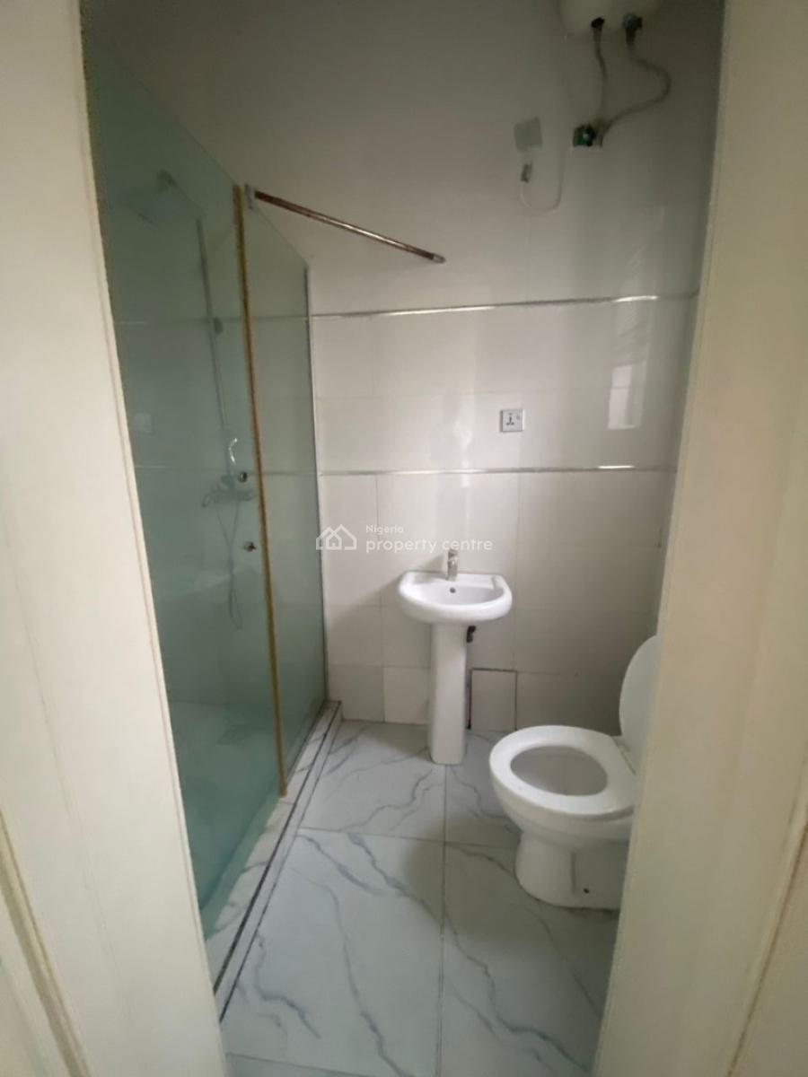 a Well Maintained 3 Bedrooms Apartment, Osapa London, Osapa, Lekki, Lagos, Flat / Apartment for Rent