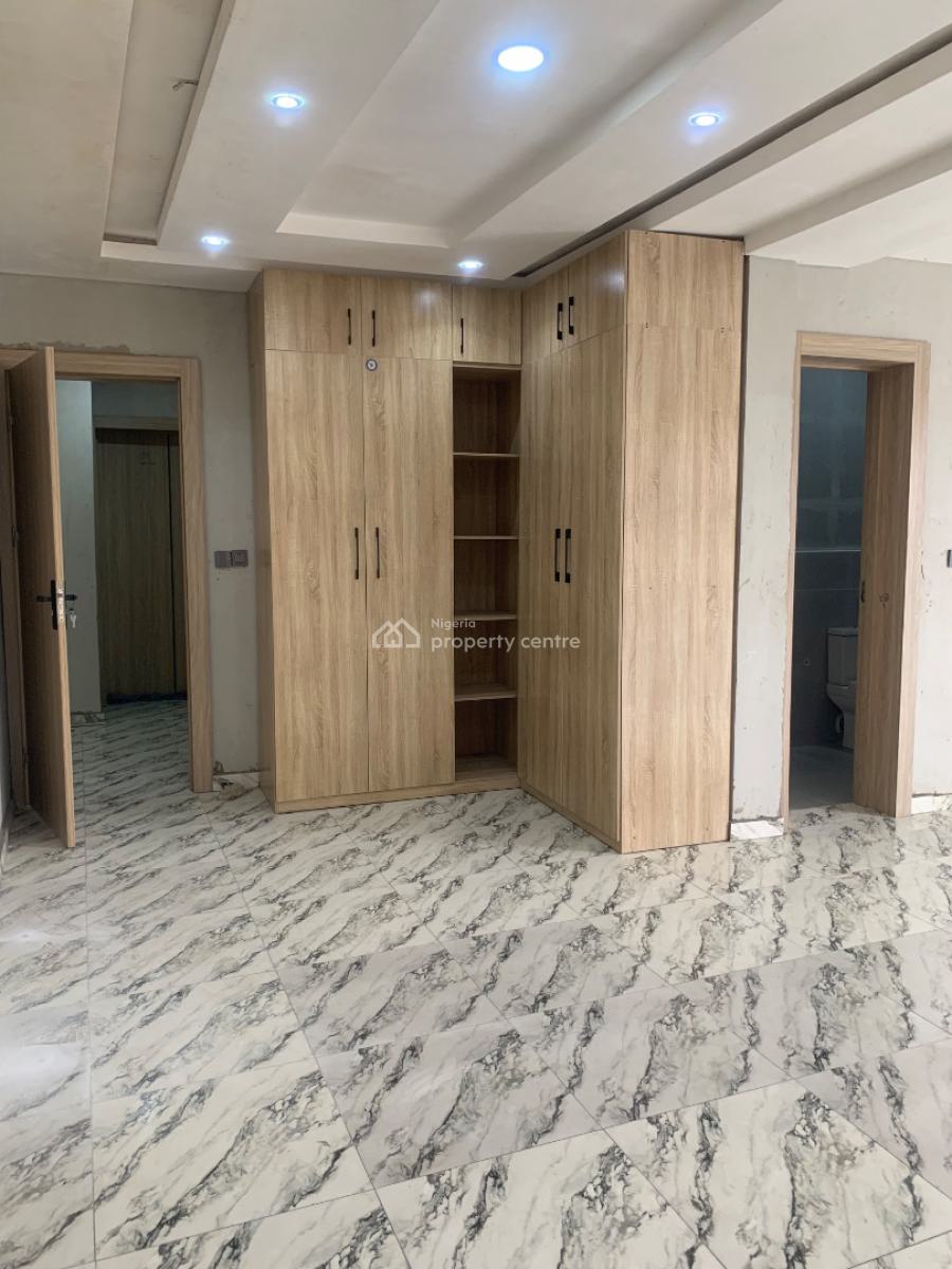 Serviced 3 Bedroom Apartment with Bq (penthouse), Lekki Phase 1, Lekki, Lagos, Flat / Apartment for Rent
