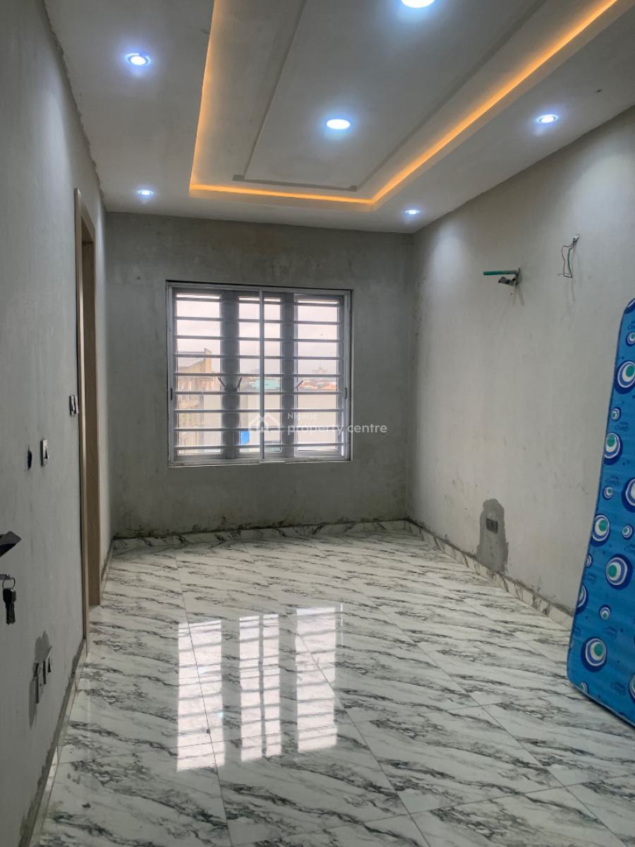 Serviced 3 Bedroom Apartment with Bq (penthouse), Lekki Phase 1, Lekki, Lagos, Flat / Apartment for Rent