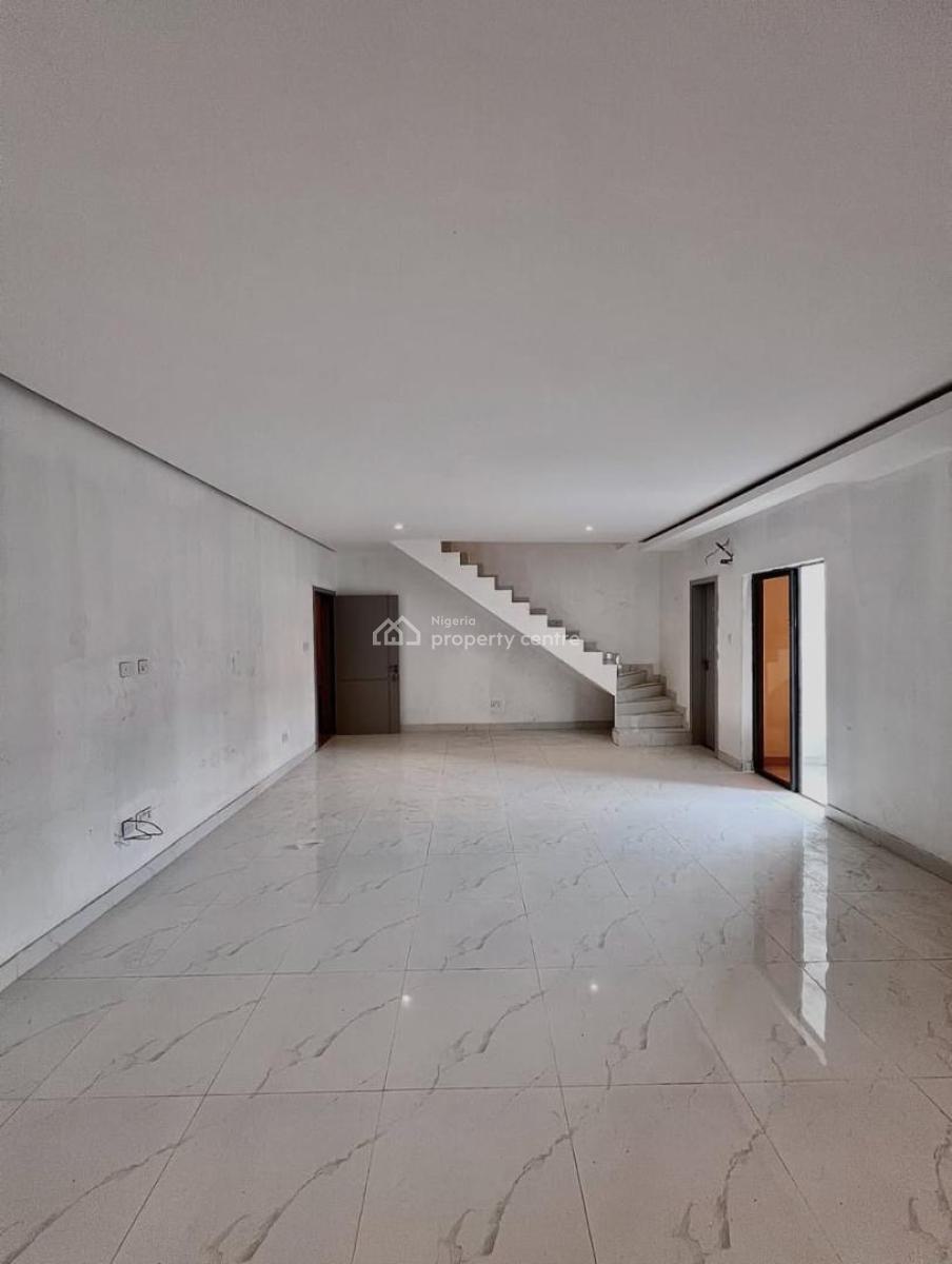 Luxurious Fully Serviced 2 Bedroom Apartment, Lekki Phase 1, Lekki, Lagos, Block of Flats for Sale