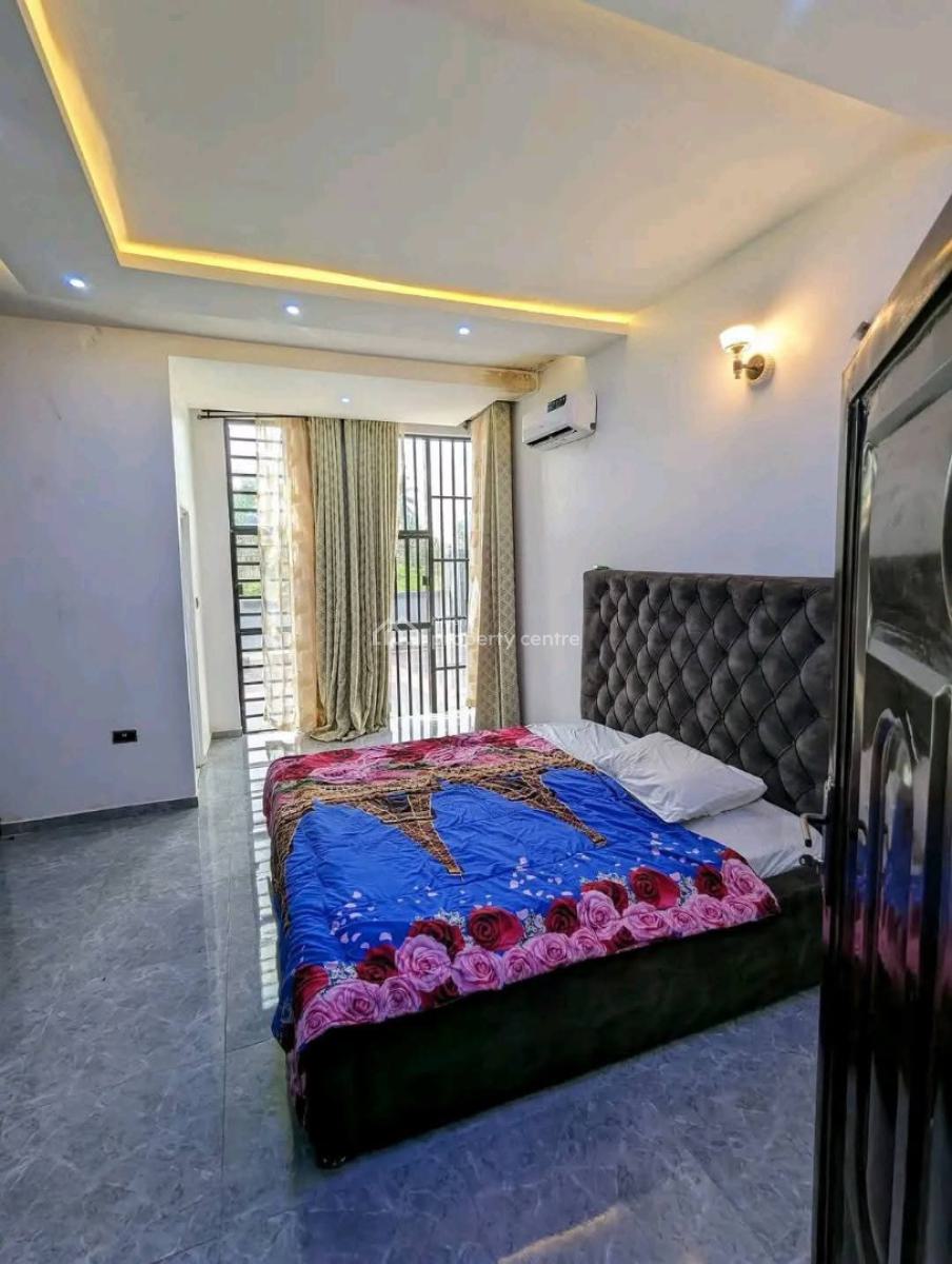 2 Bedroom Apartments, Onike, Yaba, Lagos, Flat / Apartment for Rent