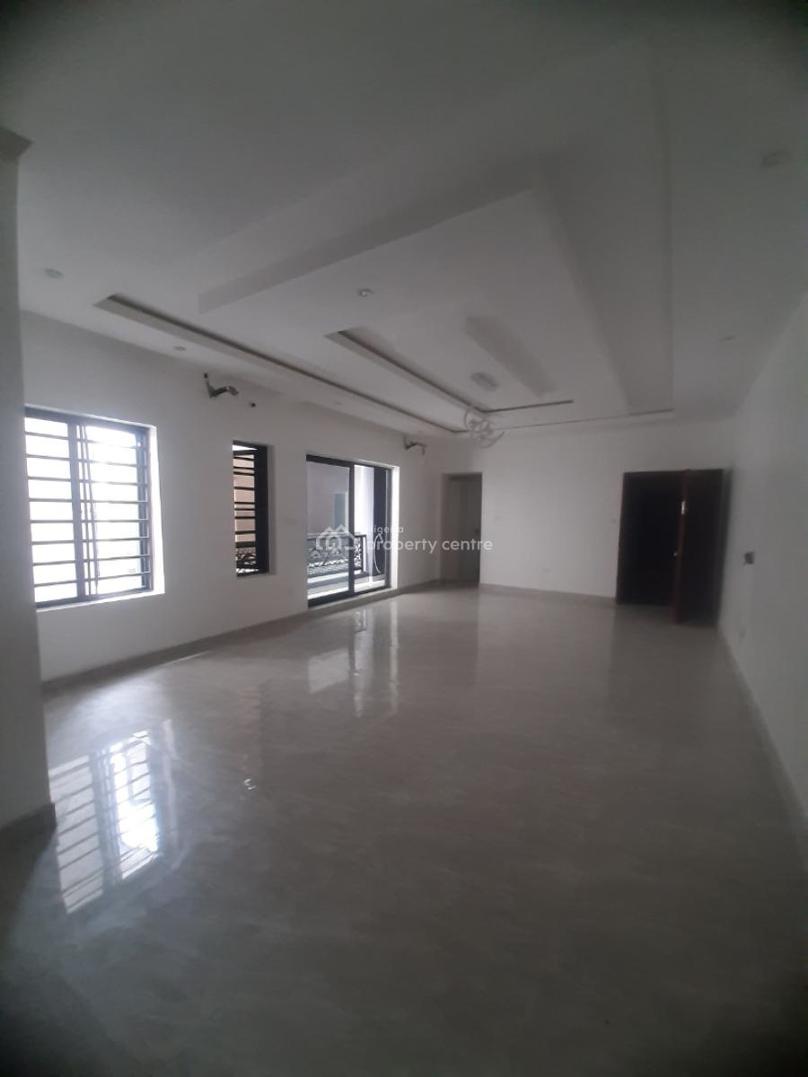 Newly Built and Serviced with 24/7 Power Supply 2 Bedroom En-suite Flat, Lekki Phase 1, Lekki, Lagos, Flat / Apartment for Sale