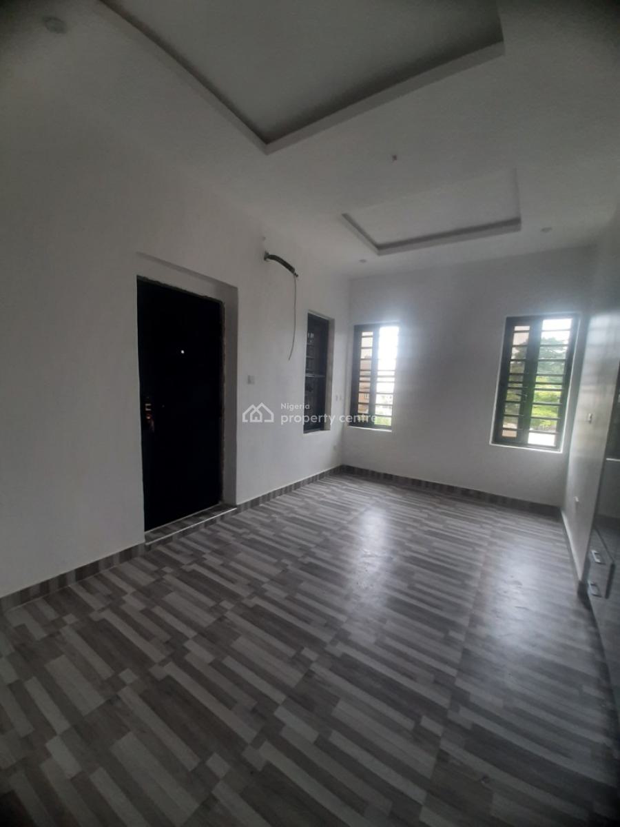 Newly Built and Serviced with 24/7 Power Supply 2 Bedroom En-suite Flat, Lekki Phase 1, Lekki, Lagos, Flat / Apartment for Sale