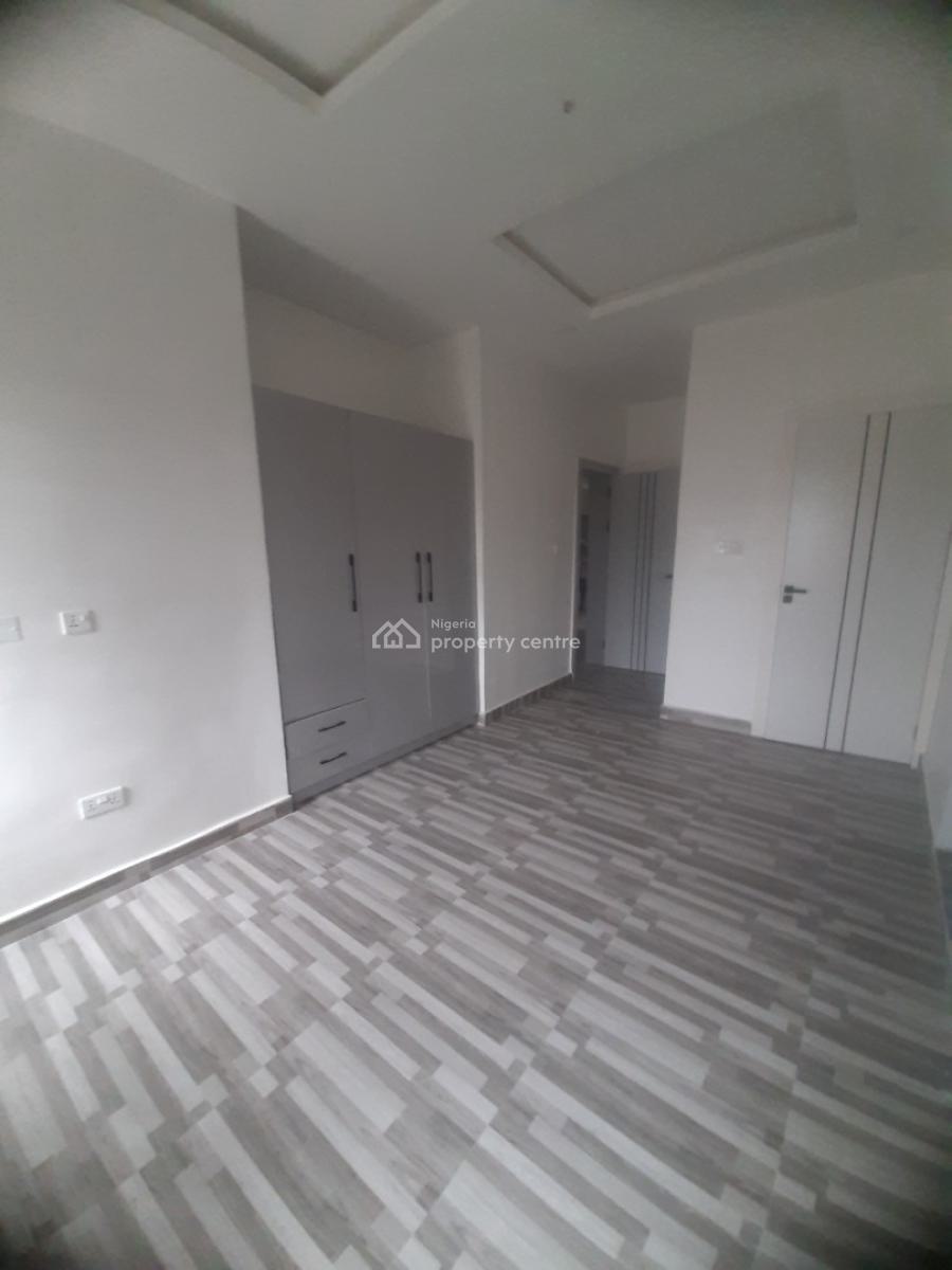 Newly Built and Serviced with 24/7 Power Supply 2 Bedroom En-suite Flat, Lekki Phase 1, Lekki, Lagos, Flat / Apartment for Sale