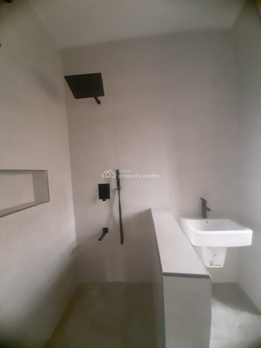 Newly Built and Serviced with 24/7 Power Supply 2 Bedroom En-suite Flat, Lekki Phase 1, Lekki, Lagos, Flat / Apartment for Sale