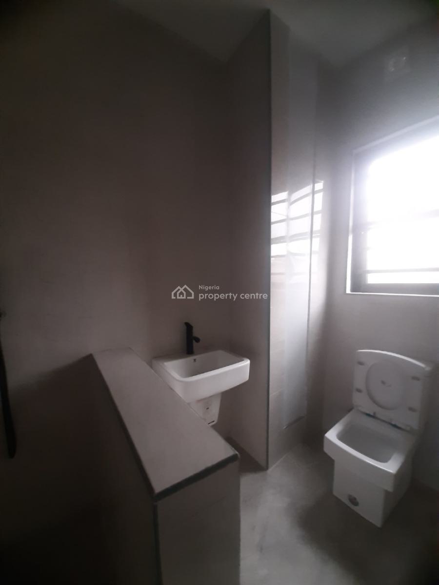 Newly Built and Serviced with 24/7 Power Supply 2 Bedroom En-suite Flat, Lekki Phase 1, Lekki, Lagos, Flat / Apartment for Sale