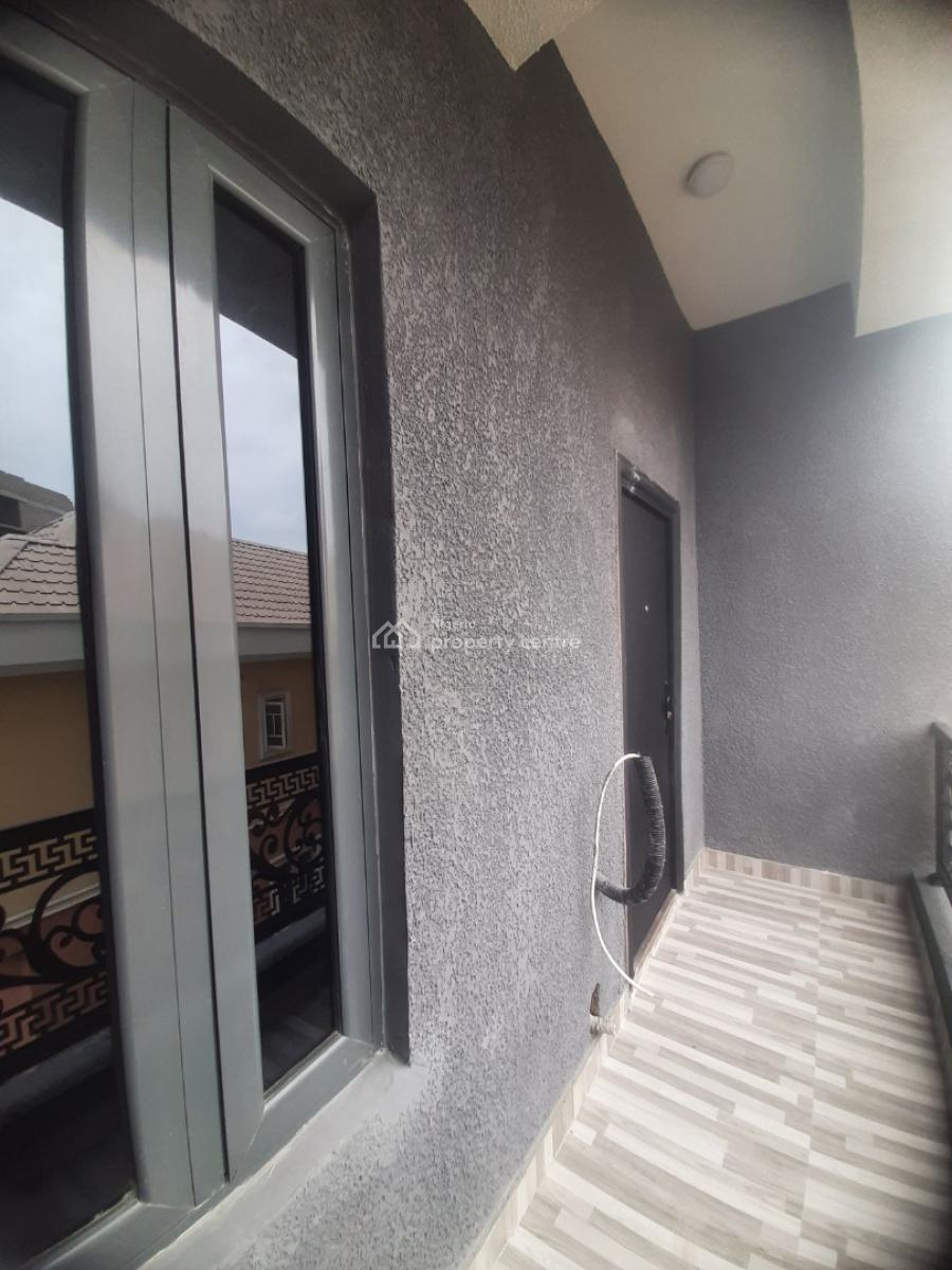 Newly Built and Serviced with 24/7 Power Supply 2 Bedroom En-suite Flat, Lekki Phase 1, Lekki, Lagos, Flat / Apartment for Sale