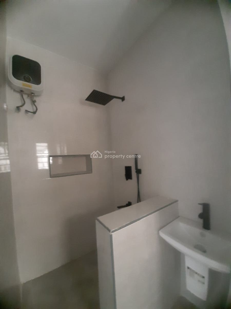 Newly Built and Serviced with 24/7 Power Supply 3 Bedroom En-suite Flat, Lekki Phase 1, Lekki, Lagos, Flat / Apartment for Sale