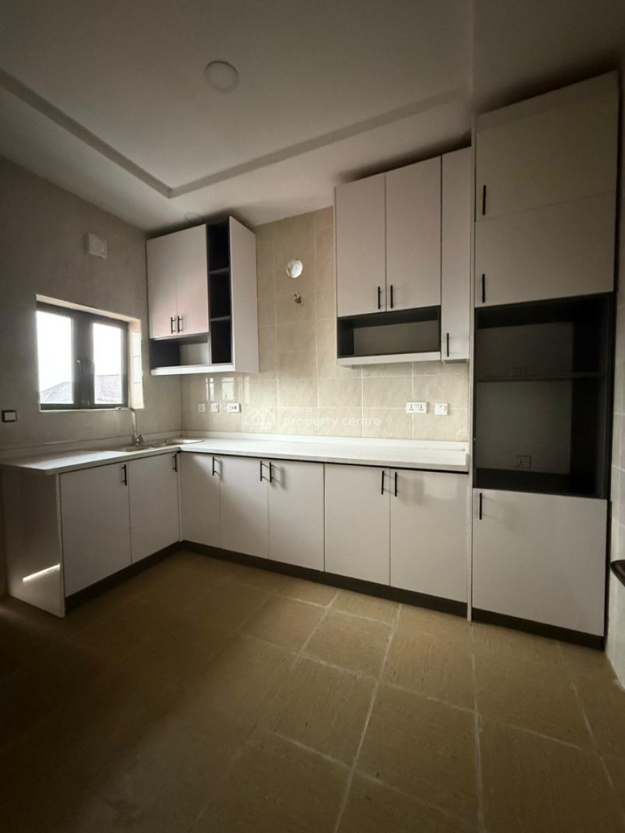 Lovely 3 Bedroom Flat on The Third Floor, Mabushi, Abuja, Flat / Apartment for Rent