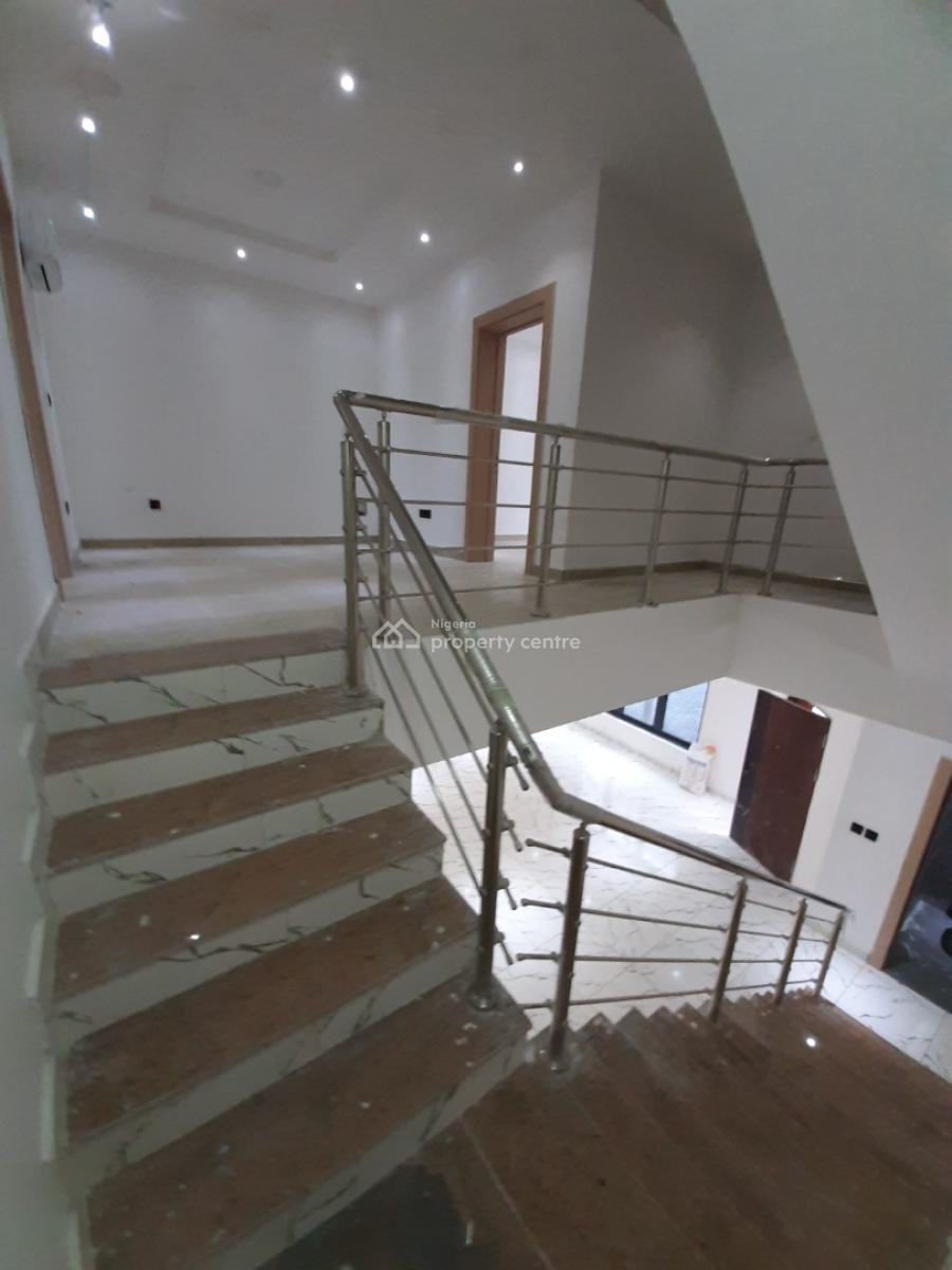 Renovated and Serviced with 24/7 Power Supply 4 Bedroom En-suite Townh, Lekki Phase 1, Lekki, Lagos, Terraced Duplex for Rent