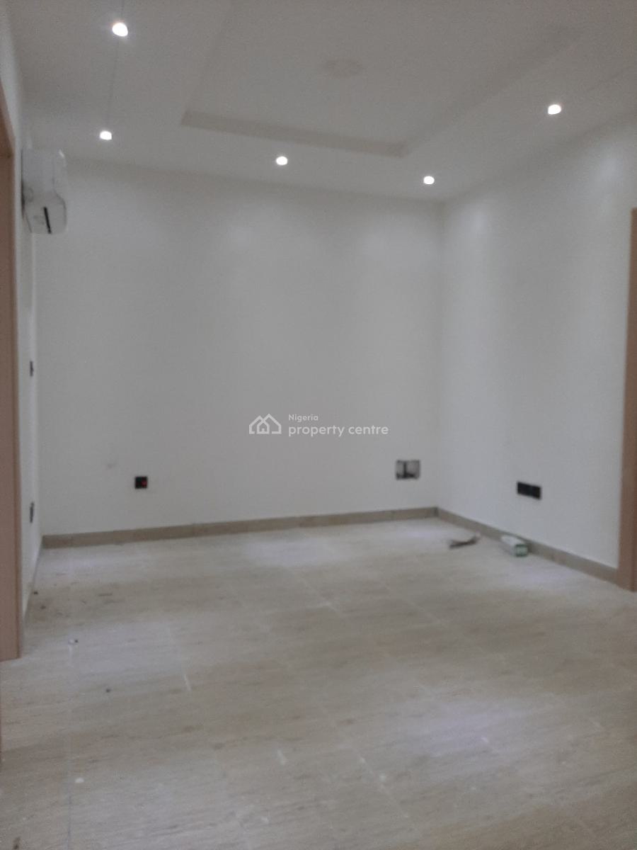 Renovated and Serviced with 24/7 Power Supply 4 Bedroom En-suite Townh, Lekki Phase 1, Lekki, Lagos, Terraced Duplex for Rent