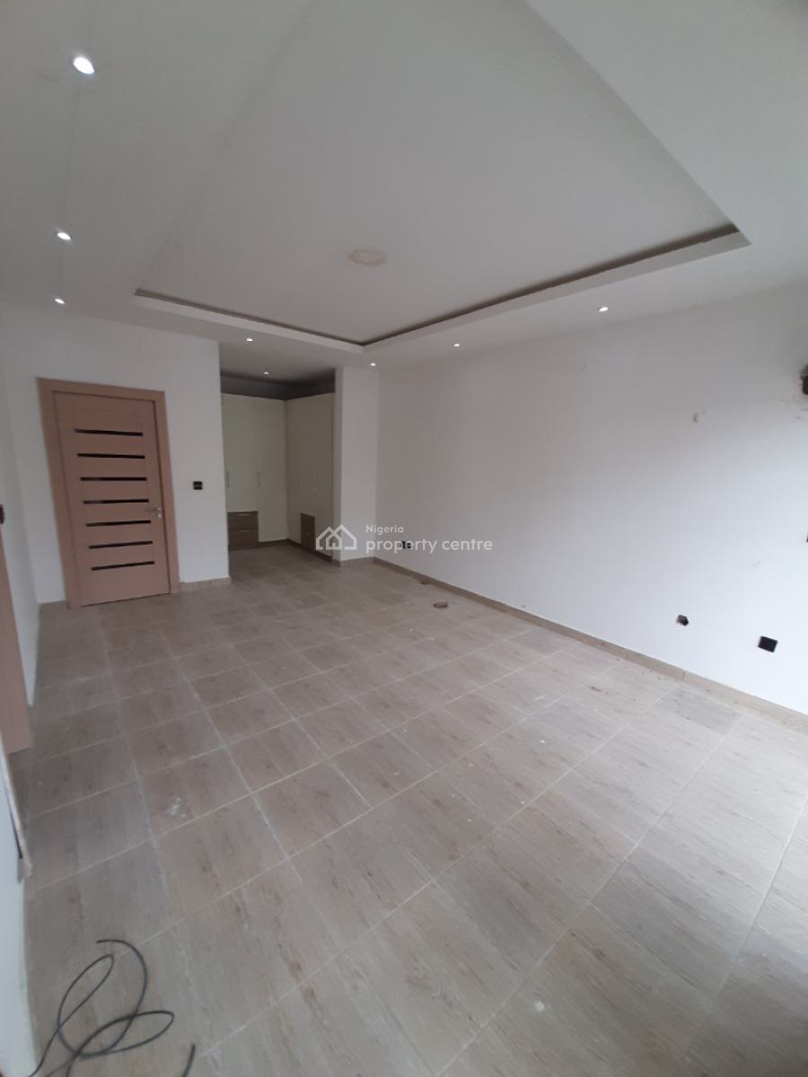 Renovated and Serviced with 24/7 Power Supply 4 Bedroom En-suite Townh, Lekki Phase 1, Lekki, Lagos, Terraced Duplex for Rent