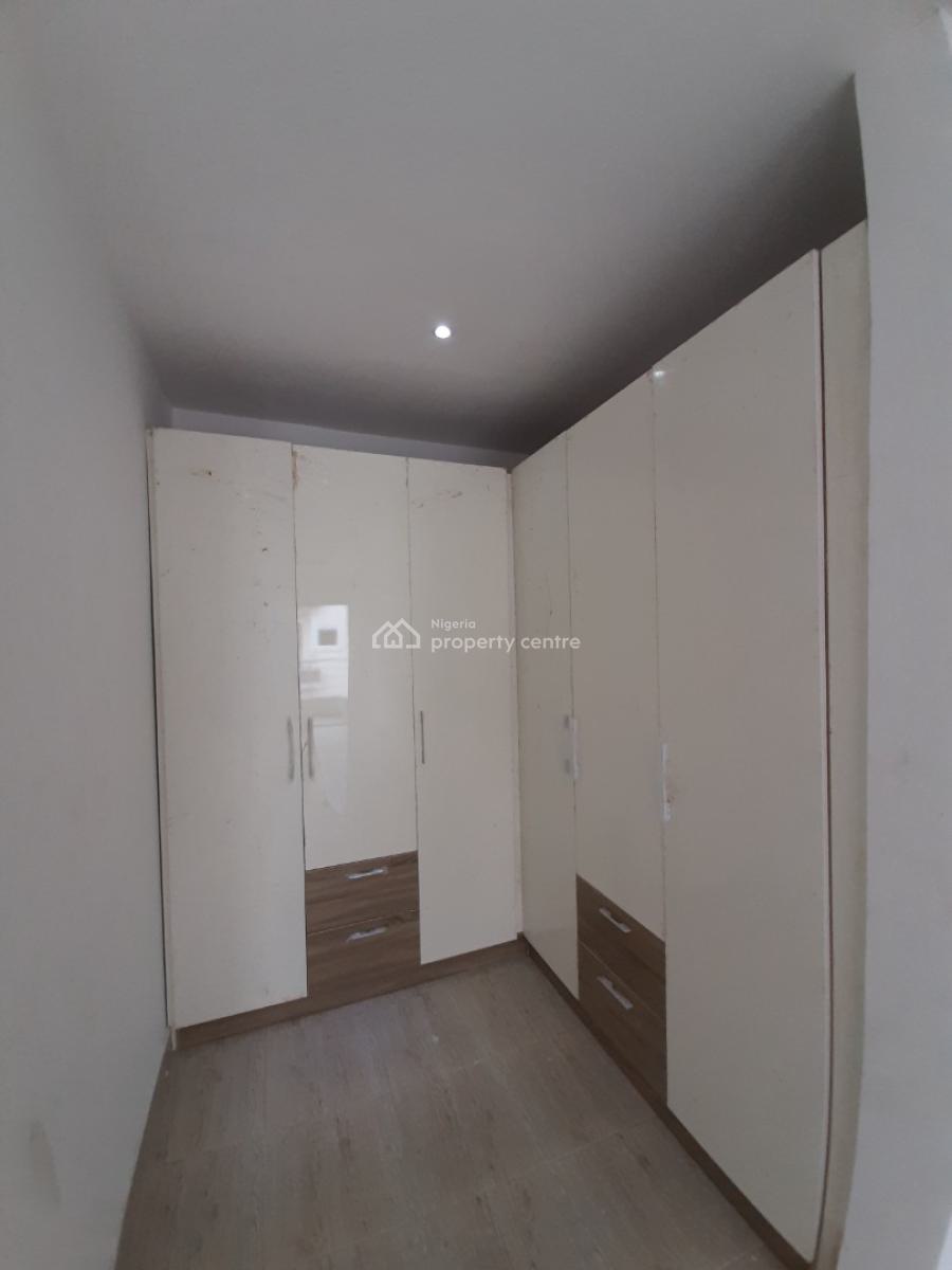 Renovated and Serviced with 24/7 Power Supply 4 Bedroom En-suite Townh, Lekki Phase 1, Lekki, Lagos, Terraced Duplex for Rent