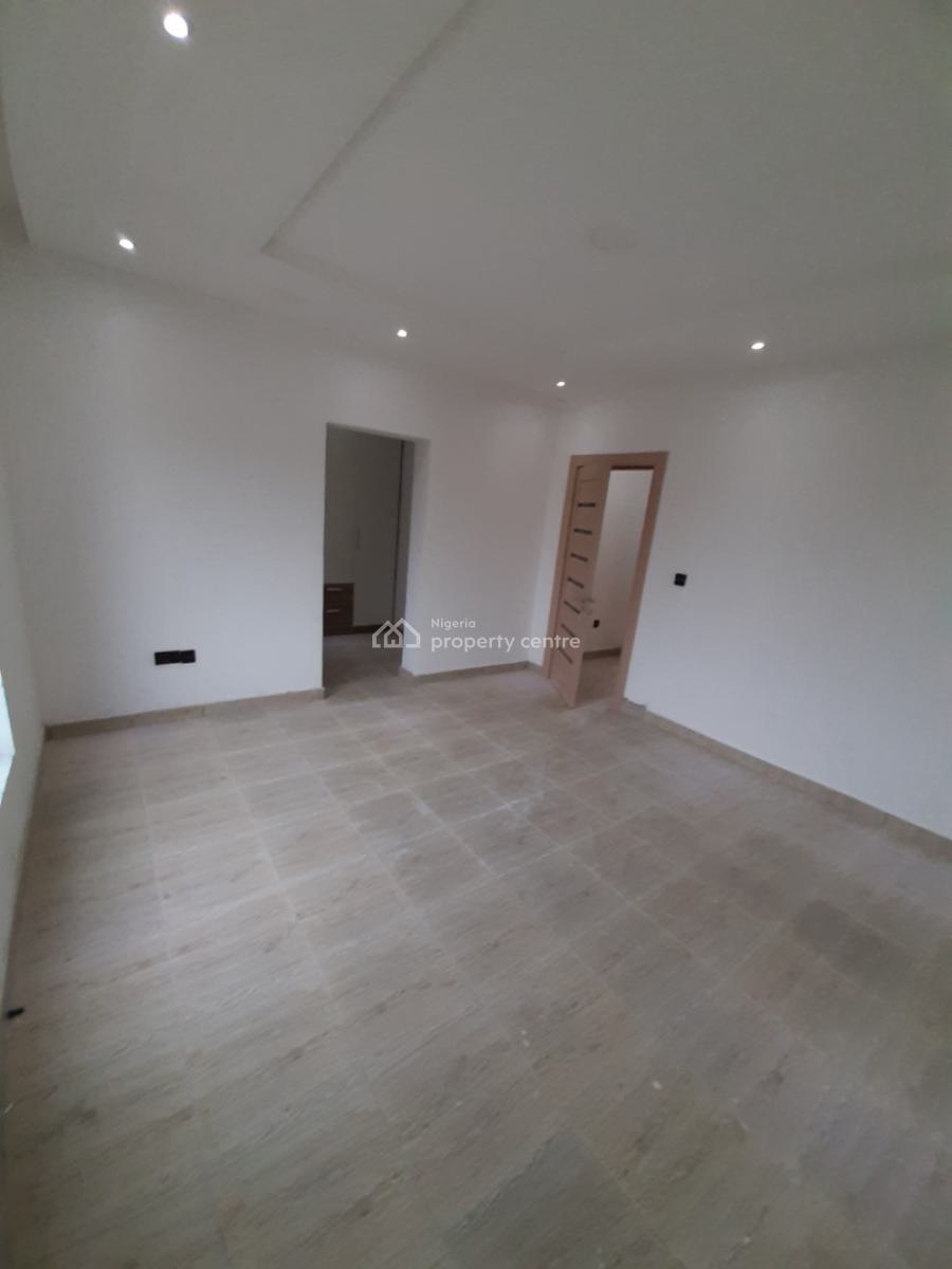 Renovated and Serviced with 24/7 Power Supply 4 Bedroom En-suite Townh, Lekki Phase 1, Lekki, Lagos, Terraced Duplex for Rent