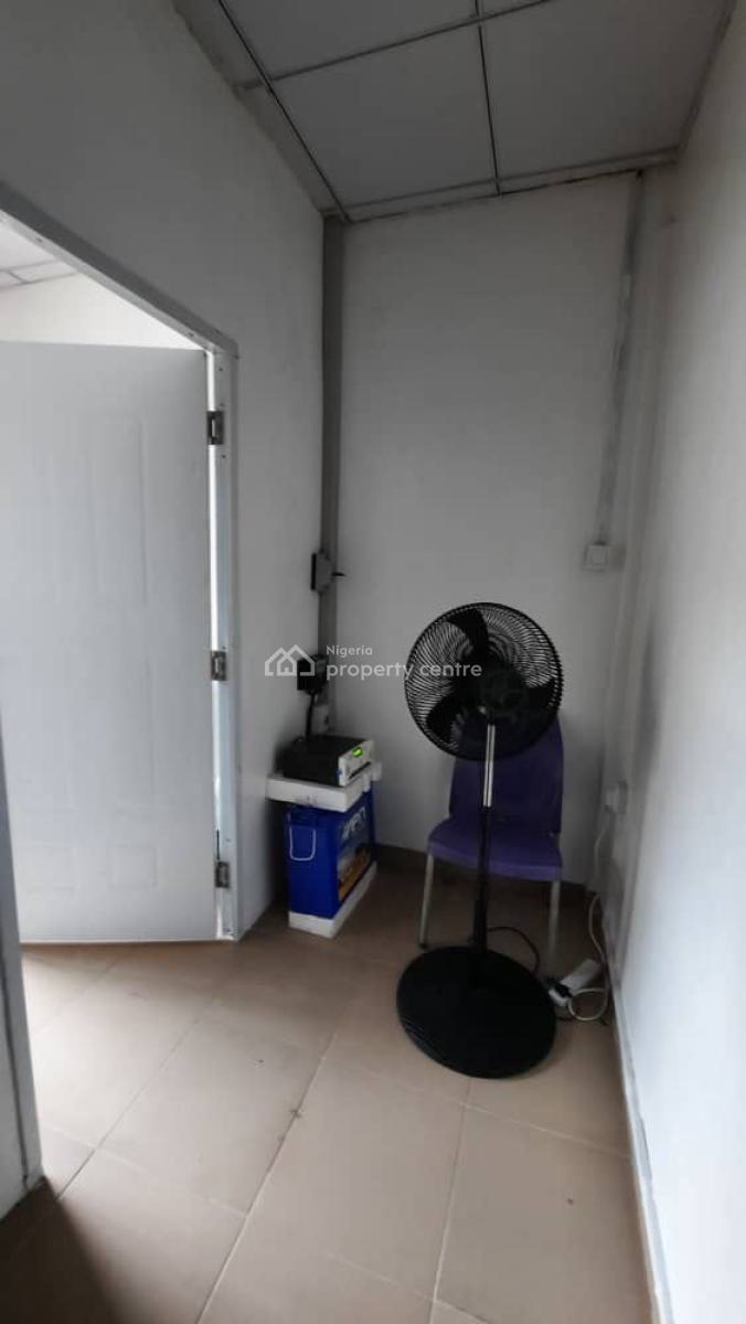 Big Sized Shop/ Office Space Available, Lekki County, Ikota, Lekki, Lagos, Shop for Rent
