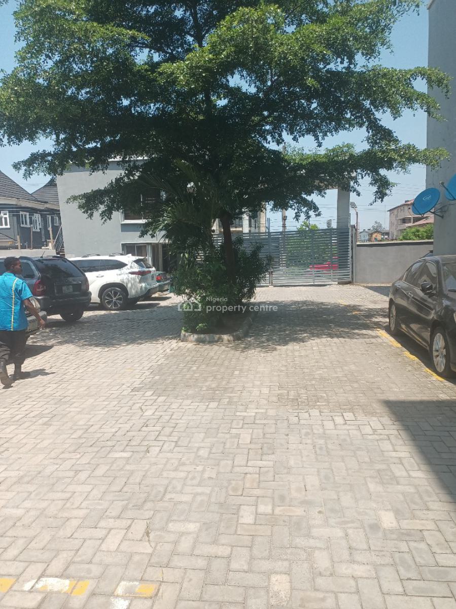 4 Bedroom Terrace, Olaleye Estate, Iponri, Surulere, Lagos, Terraced Duplex for Sale