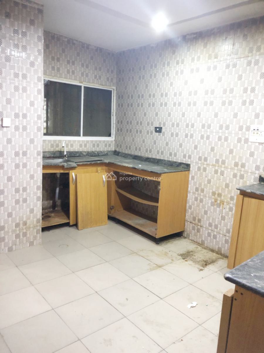 a Well Renovated Spacious 3 Bedroom Flat, Ojodu Berger, Ojodu, Lagos, Flat / Apartment for Rent