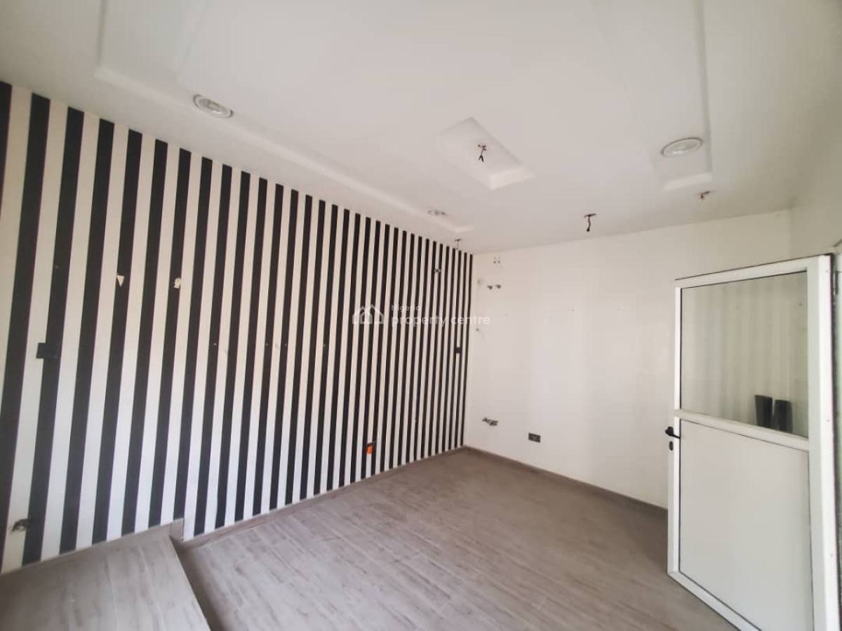 Luxury 2 Bedroom Commercial Property, Lekki Phase 1, Lekki, Lagos, Shop for Rent
