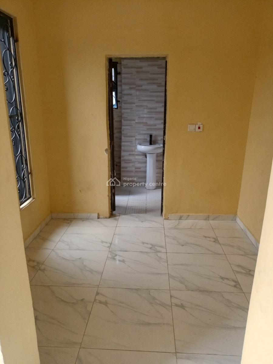 4 Bedroom Terrace with Bq Self Service 2 People in Compound Only, Ikate, Lekki, Lagos, Terraced Duplex for Rent