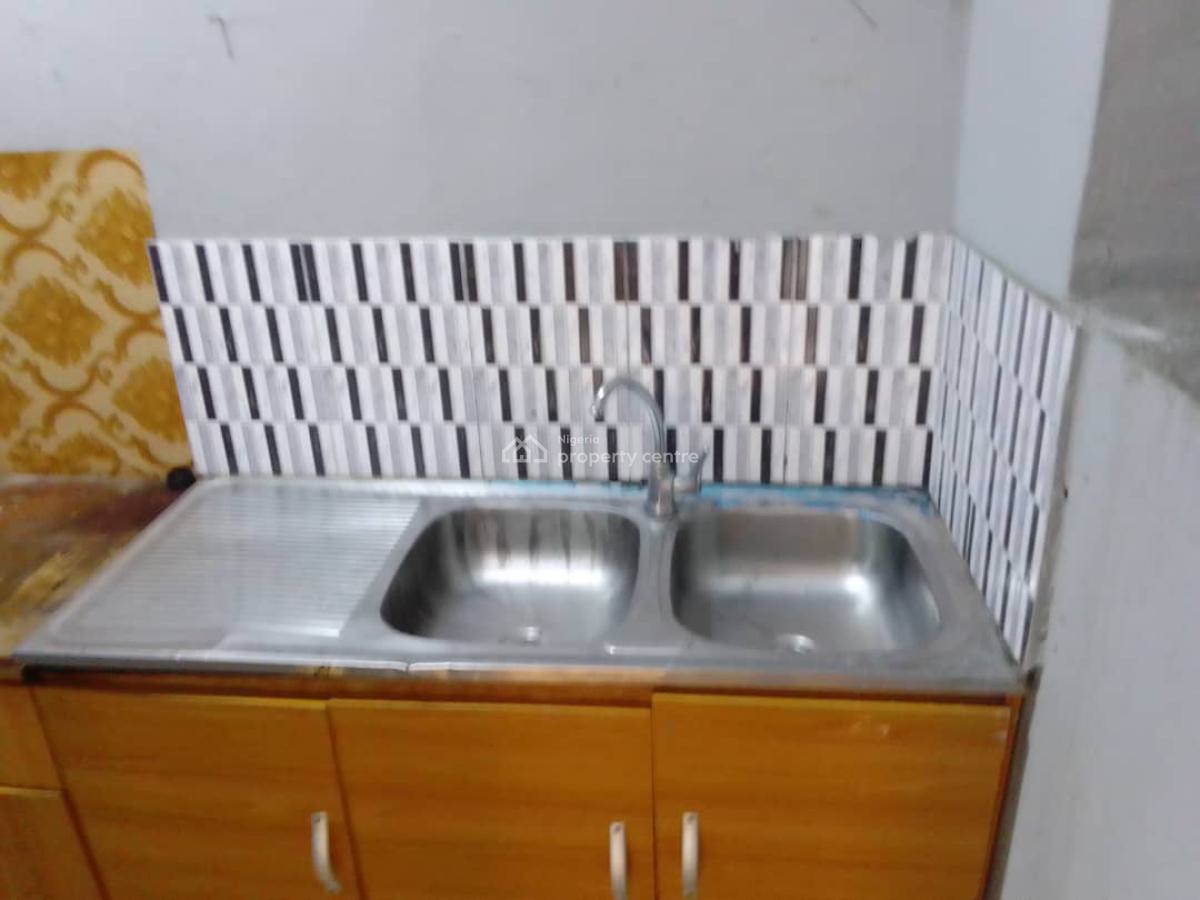a Room Self-contain Upstairs, Adeniyi Jones Estate, Adeniyi Jones, Ikeja, Lagos, Self Contain (single Rooms) for Rent