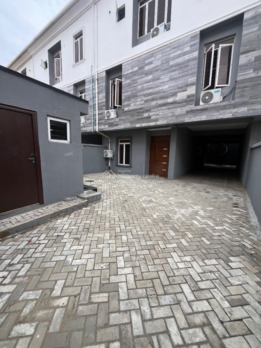 Newly Renovated 4 Bedroom Duplex with Bq, Lekki Phase 1, Lekki, Lagos, Terraced Duplex for Rent