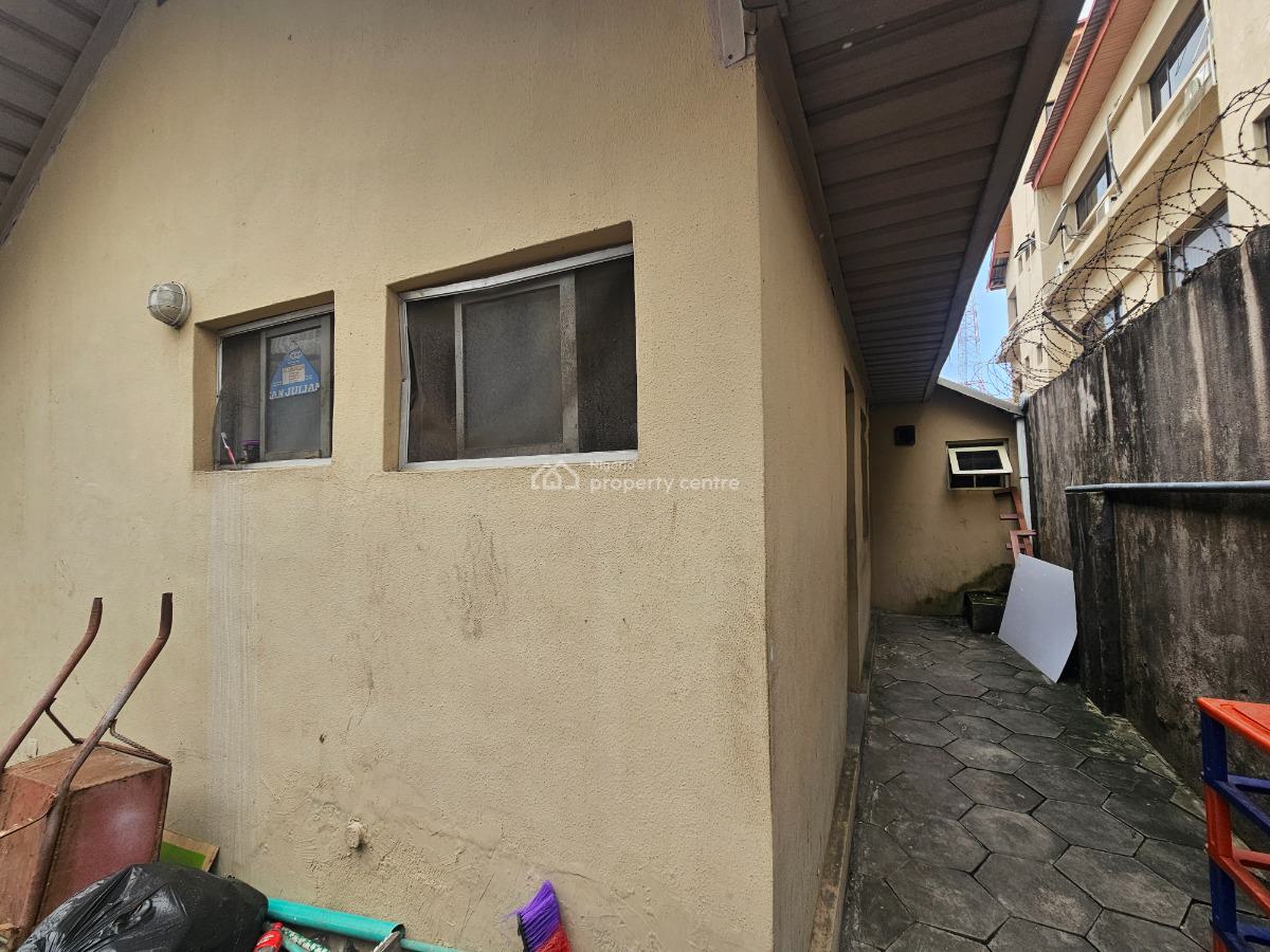 Commercial 4 Bedroom Duplex with Detached Bq, Muri Okunola Street, Victoria Island (vi), Lagos, Office Space for Sale