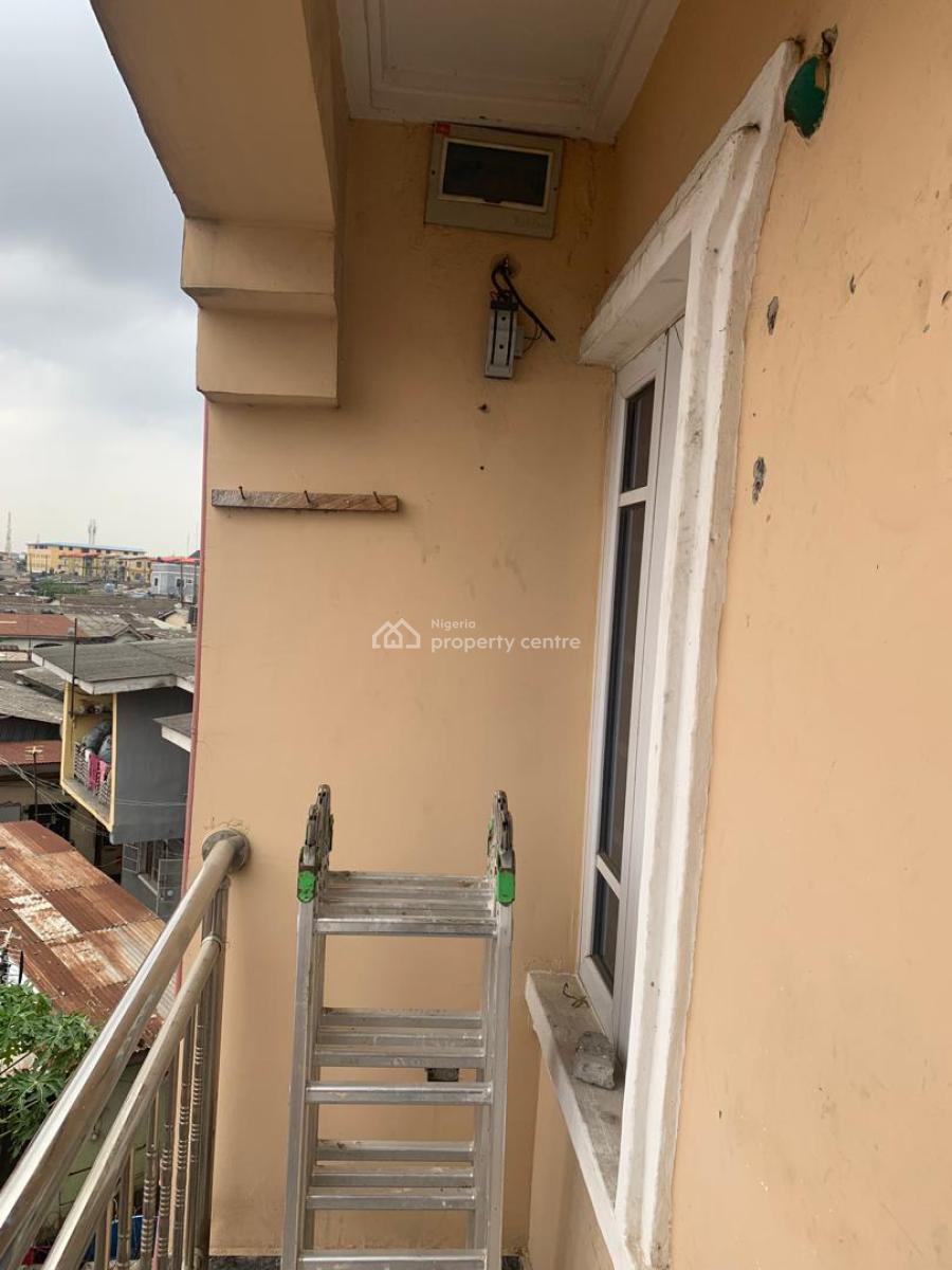 Astonished and Very Spacious Mini Flat, Off Aborishade Street, Surulere, Lagos, Flat / Apartment for Rent