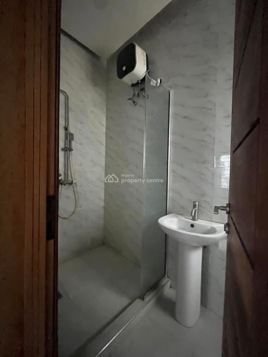 Spacious 2 Bedroom Apartment Fully Serviced, Orchid Road, Eleganza Bustop, Lekki, Lagos, Flat / Apartment for Rent