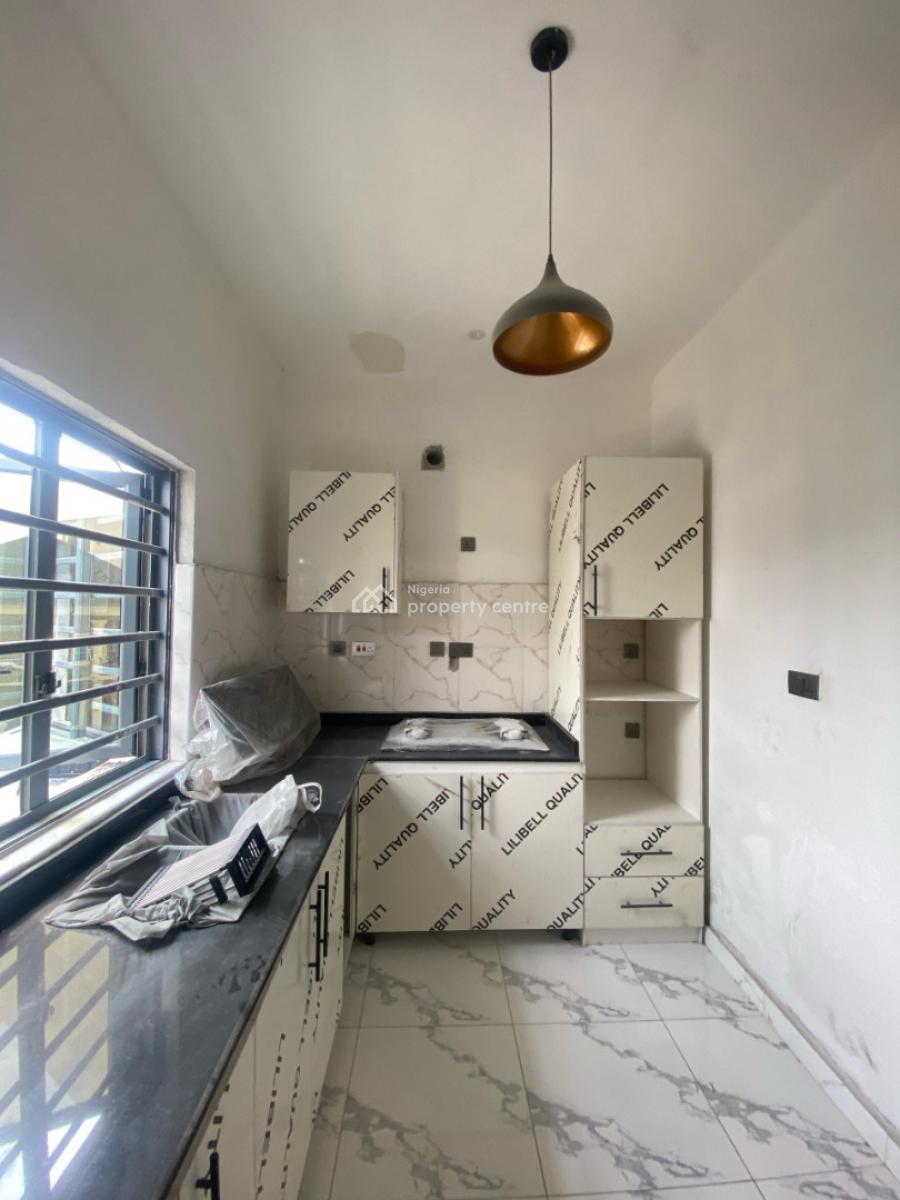 Spacious 3 Bedrooms Apartment, Fully Serviced, Orchid Road, Eleganza Bus-stop, Lekki, Lagos, Flat / Apartment for Sale