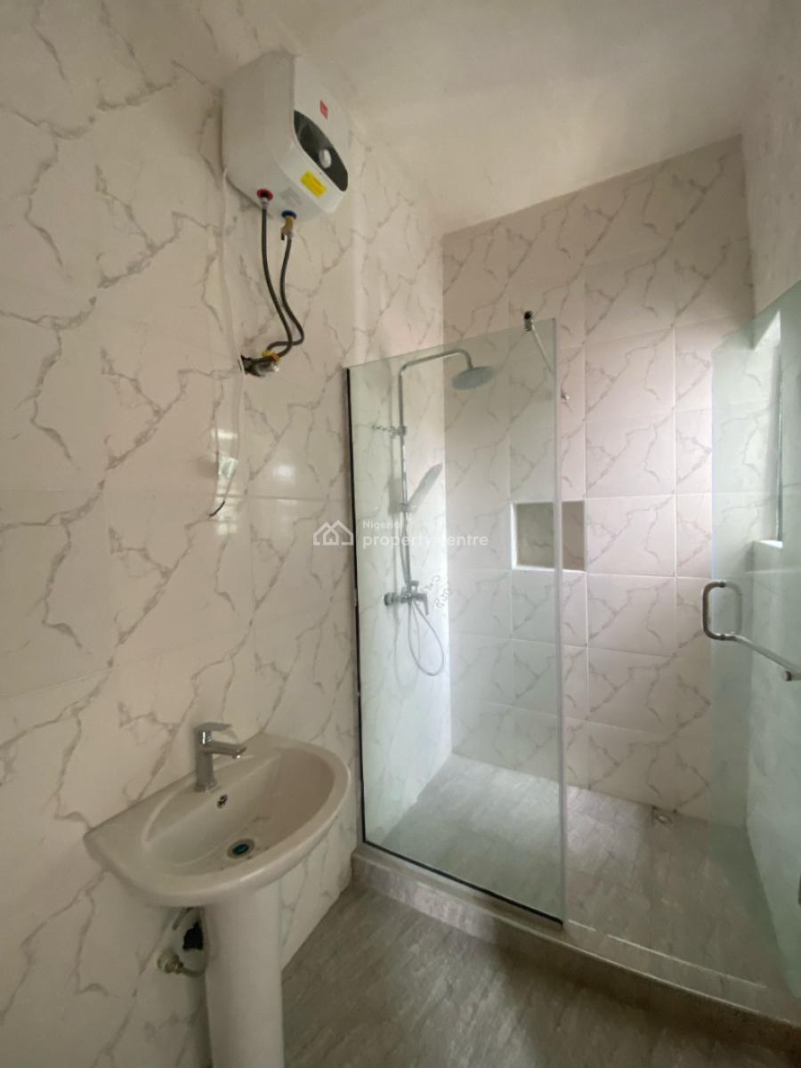 Spacious 3 Bedrooms Apartment, Fully Serviced, Orchid Road, Eleganza Bus-stop, Lekki, Lagos, Flat / Apartment for Sale