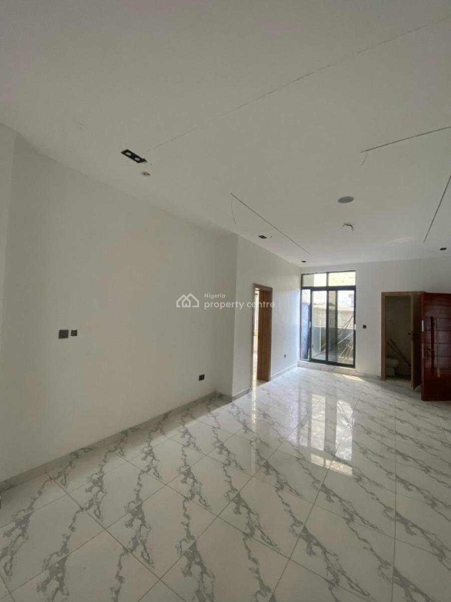Spacious 3 Bedrooms Apartment, Fully Serviced, Orchid Road, Eleganza Bus-stop, Lekki, Lagos, Flat / Apartment for Sale