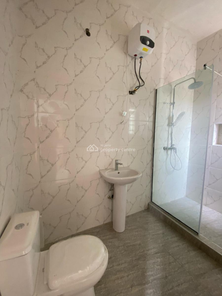 Spacious 3 Bedrooms Apartment, Fully Serviced, Orchid Road, Eleganza Bus-stop, Lekki, Lagos, Flat / Apartment for Sale