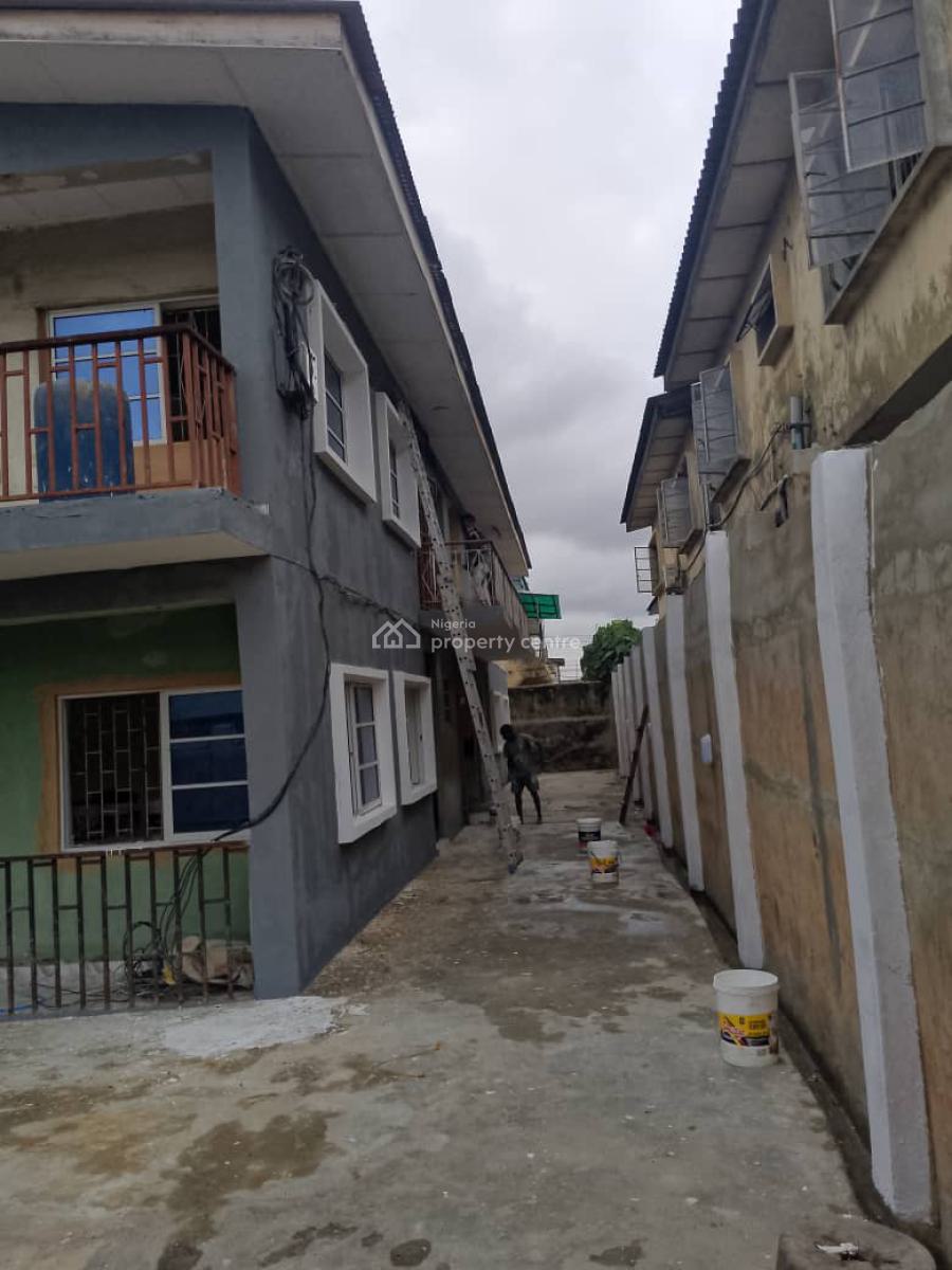 4 Units of 3 Bedroom Available in a Good Area, Fola Agoro, Fola Agoro, Yaba, Lagos, Flat / Apartment for Rent