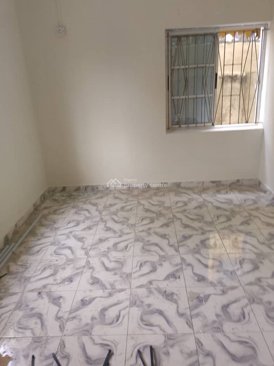 4 Units of 3 Bedroom Available in a Good Area, Fola Agoro, Fola Agoro, Yaba, Lagos, Flat / Apartment for Rent