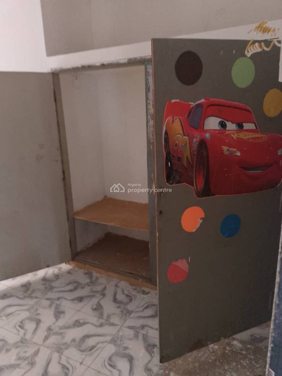 4 Units of 3 Bedroom Available in a Good Area, Fola Agoro, Fola Agoro, Yaba, Lagos, Flat / Apartment for Rent
