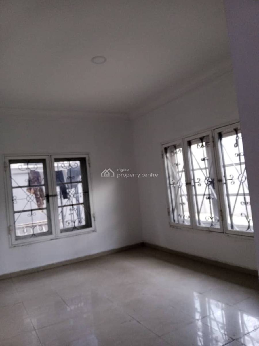 Tastefully Built Three (3) Bedroom Flat with a Bq, Lekki Phase 1, Lekki, Lagos, Flat / Apartment for Rent