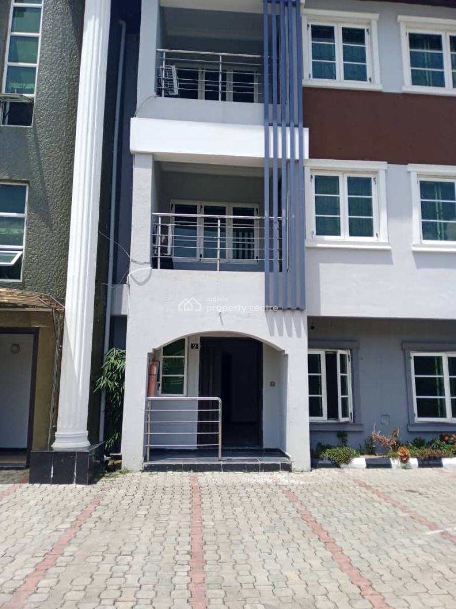 Tastefully Built Three (3) Bedroom Flat with a Bq, Lekki Phase 1, Lekki, Lagos, Flat / Apartment for Rent