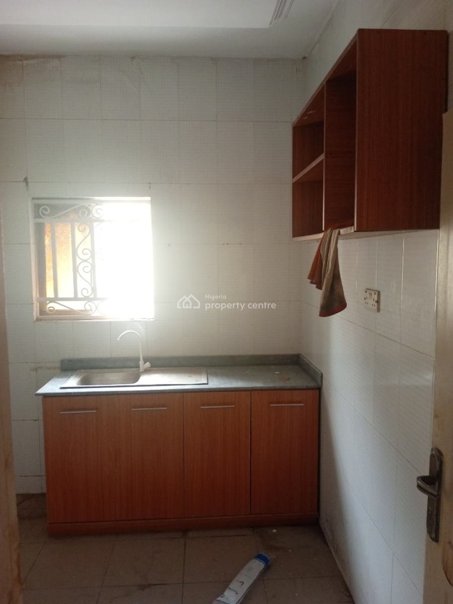 a Well Renovated 2bedroom Flat at Cbn Quarters, Cbn Quarters Lugbe Fha, Fha (f.h.a), Lugbe District, Abuja, Flat / Apartment for Rent
