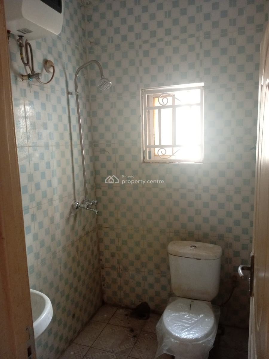 a Well Renovated 2bedroom Flat at Cbn Quarters, Cbn Quarters Lugbe Fha, Fha (f.h.a), Lugbe District, Abuja, Flat / Apartment for Rent