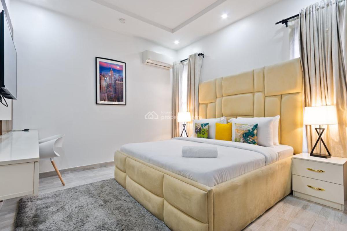 *a Luxury Fully Furnished 3 Bedroom Flat *, Lekki Phase 1, Lekki, Lagos, Flat / Apartment Short Let